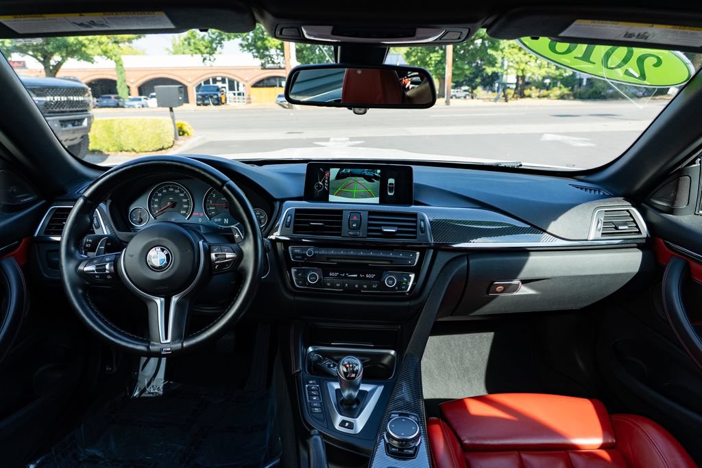 Used 2016 BMW M4 Convertible RWD image 9