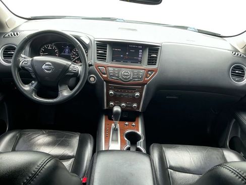 Used 2018 Nissan Pathfinder Platinum FWD image 17