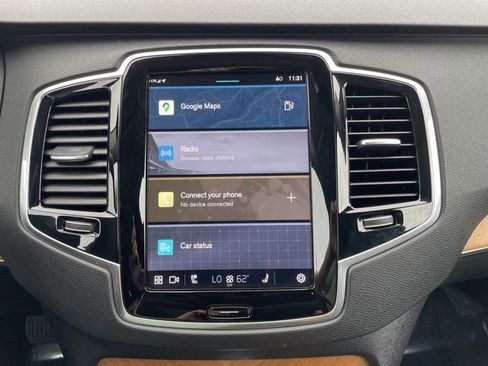 Used 2024 Volvo XC90 B5 Plus w/ Protection Package Premier image 18