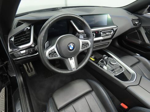 Used 2020 BMW Z4 M40i w/ Premium Package image 9