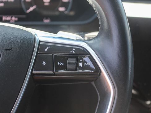 Used 2021 Audi e-tron Premium w/ Convenience Plus Package AWD/4WD image 31