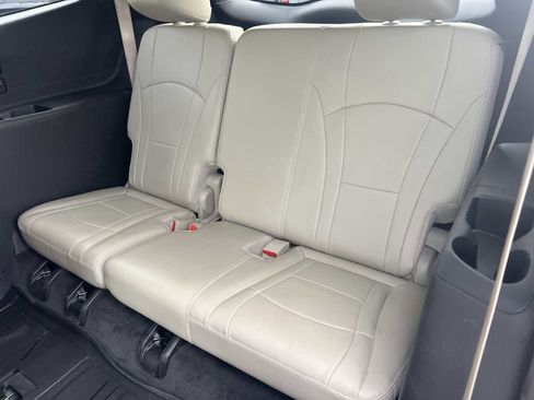 Used 2021 Buick Enclave Essence w/ Sport Touring Edition image 23