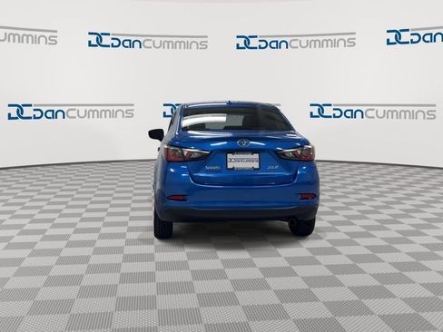 Used 2019 Toyota Yaris XLE FWD image 7