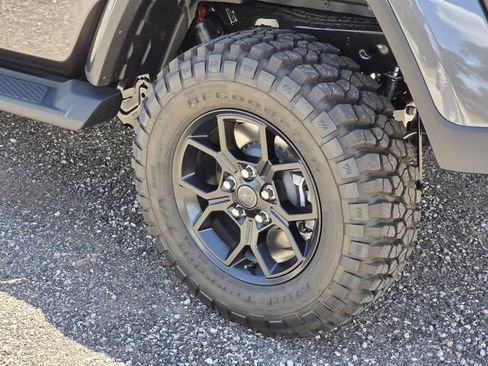 New 2026 Jeep Gladiator Sport AWD/4WD image 7