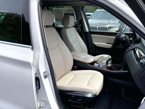 Used 2016 BMW X3 xDrive28i image 9