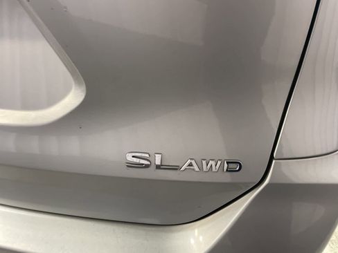 Used 2017 Nissan Rogue SL w/ SL Premium Package image 19