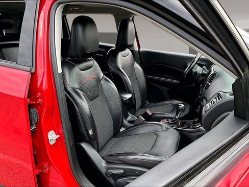 Used 2020 Jeep Compass Trailhawk AWD/4WD image 7