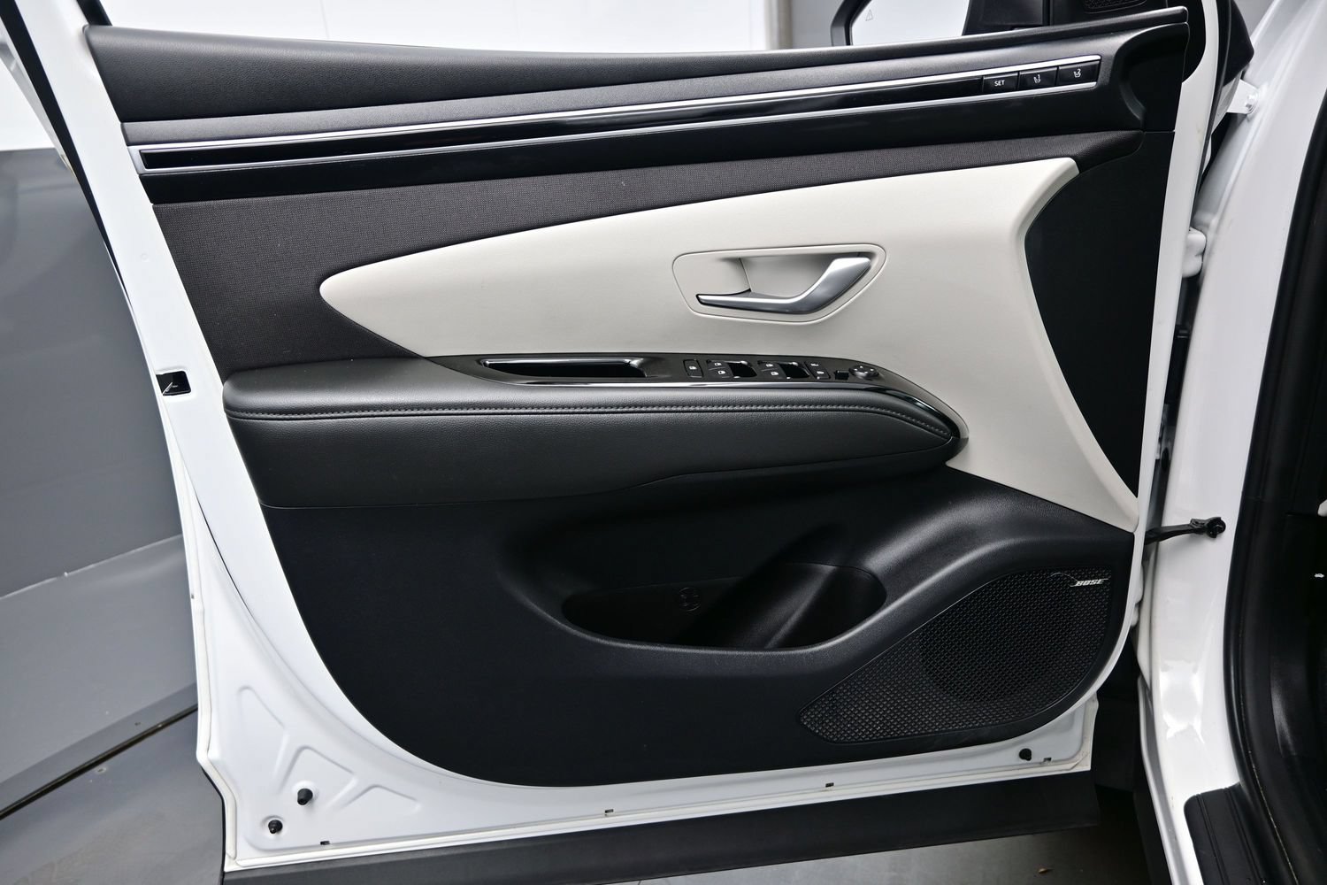 Certified 2024 Hyundai Tucson Limited AWD/4WD image 9