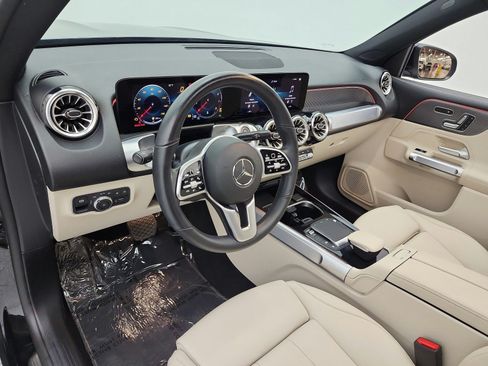 Used 2022 Mercedes-Benz GLB 250 image 9