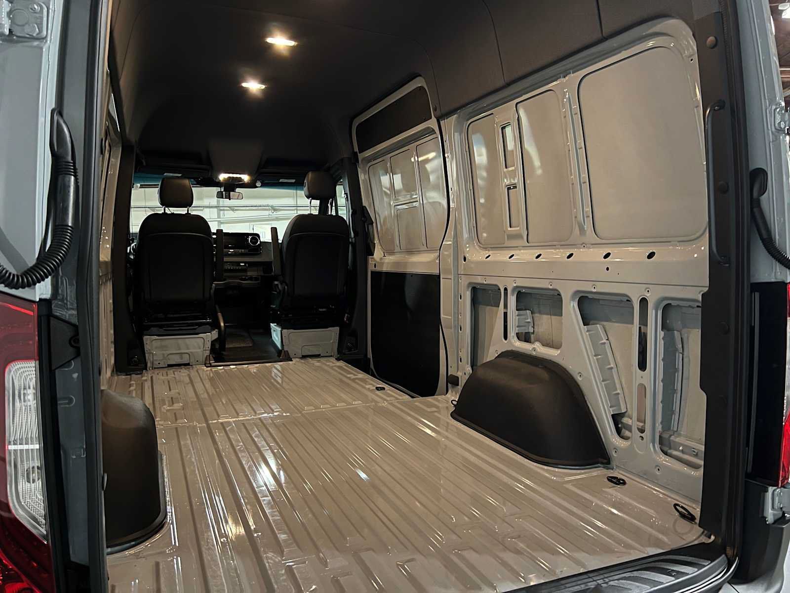 Used 2026 Mercedes-Benz Sprinter 2500 image 18