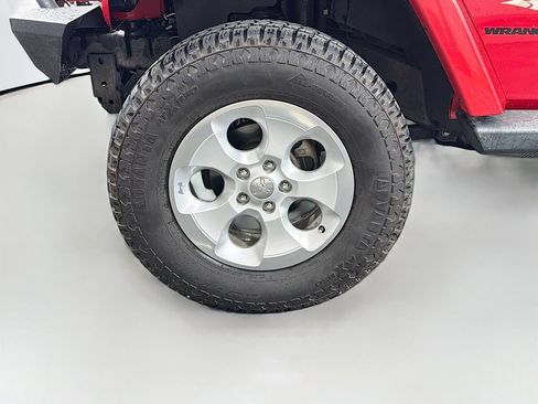 Used 2014 Jeep Wrangler Sahara w/ Connectivity Group AWD/4WD image 30
