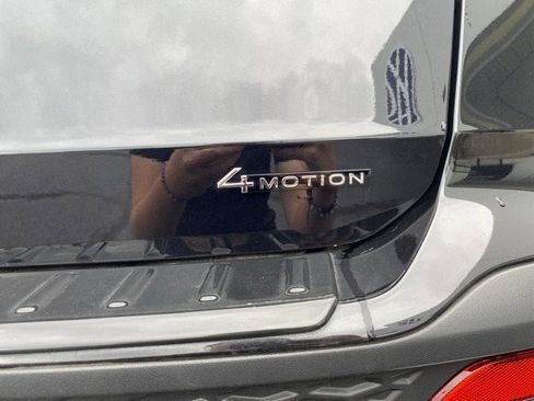 New 2024 Volkswagen Taos SE image 19