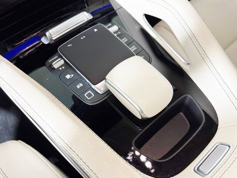 Used 2025 Mercedes-Benz GLE 350 4MATIC image 25