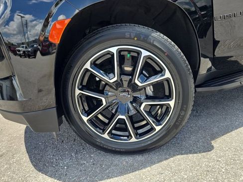 Certified 2024 Chevrolet Suburban RST RWD image 31