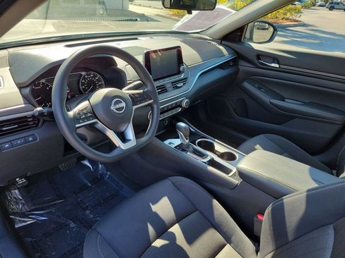 Used 2024 Nissan Altima 2.5 SV image 20