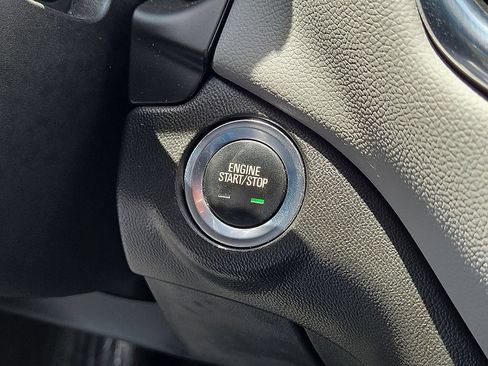 Used 2022 Chevrolet Equinox LT FWD image 32