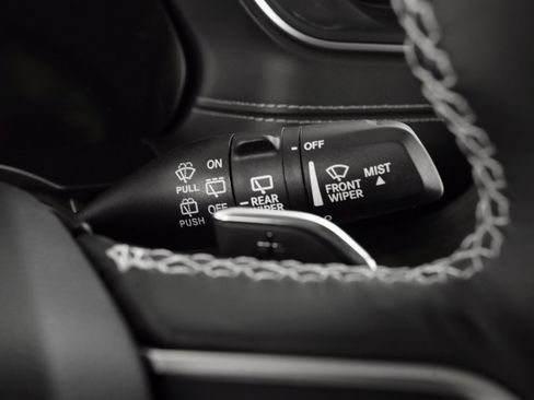 Certified 2022 Jeep Grand Cherokee Limited image 28