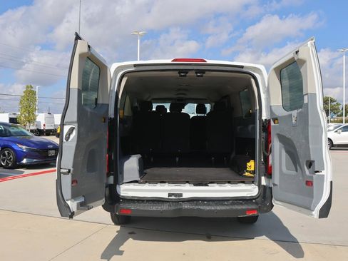 Used 2016 Ford Transit 350 XLT image 9