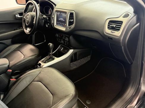 Used 2021 Jeep Compass Latitude w/ Driver Assistance Group FWD image 14