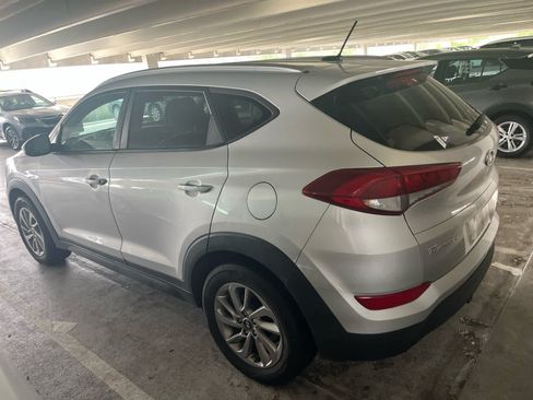 Used 2016 Hyundai Tucson SE w/ Option Group 02 FWD image 4