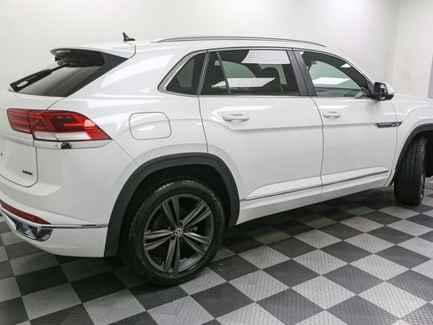 Certified 2022 Volkswagen Atlas Cross Sport SEL R-Line AWD/4WD image 11