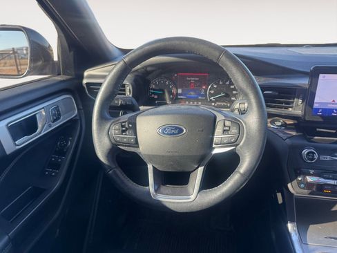 Used 2020 Ford Explorer Limited w/ Class III Trailer Tow Package image 12