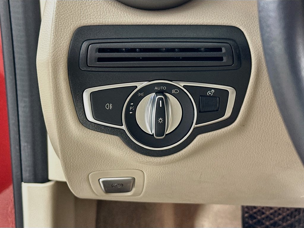 Used 2023 Mercedes-Benz C 300 Coupe image 10