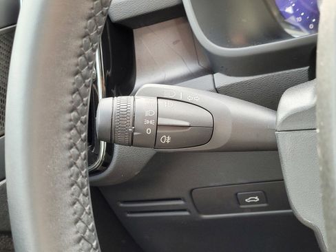 Certified 2023 Volvo XC40 Recharge Ultimate image 21