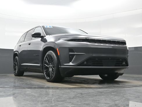 Used 2024 Jeep Wagoneer Launch Edition image 31