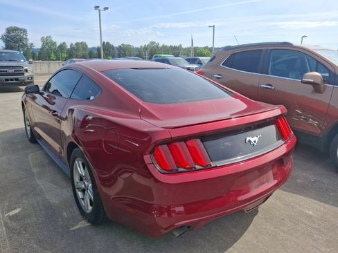 Used 2015 Ford Mustang Coupe RWD image 7