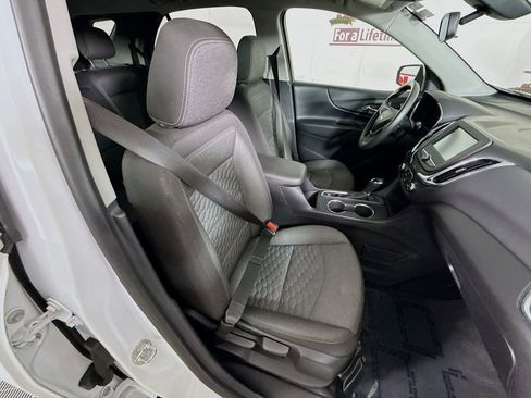 Used 2018 Chevrolet Equinox LT image 28