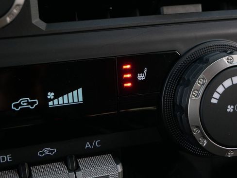 Certified 2024 Toyota Tacoma TRD Off-Road AWD/4WD image 22