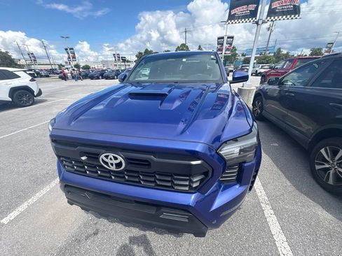 Used 2025 Toyota Tacoma TRD Sport RWD image 11