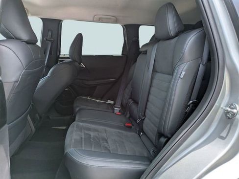 Used 2025 Mitsubishi Outlander SE FWD image 15