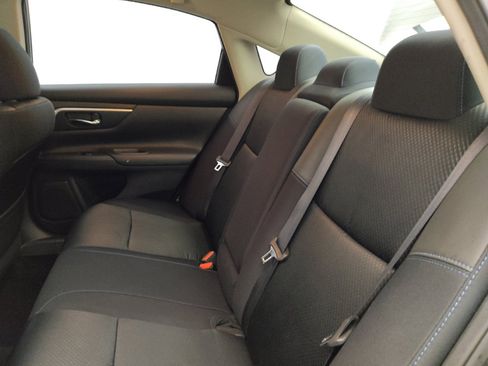 Used 2018 Nissan Altima 2.5 SR FWD image 18