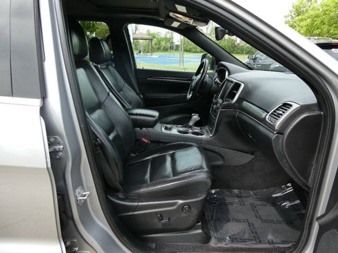 Used 2018 Jeep Grand Cherokee Limited AWD/4WD image 26