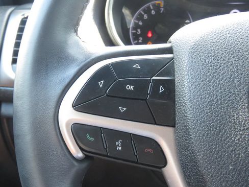 Used 2018 Jeep Grand Cherokee Laredo AWD/4WD image 21