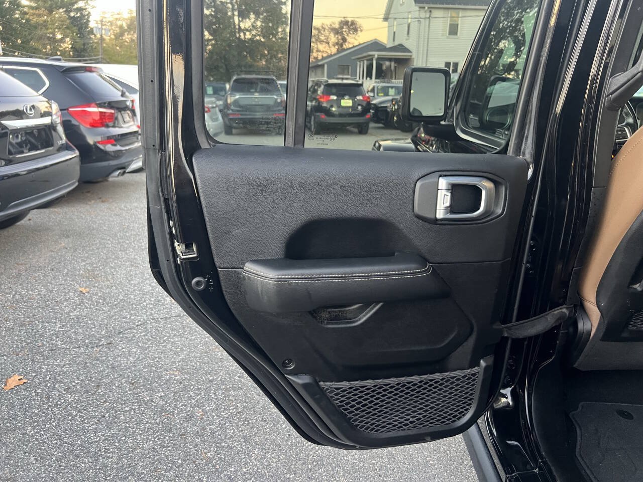 Used 2021 Jeep Gladiator Rubicon AWD/4WD image 19