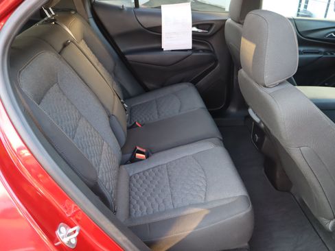 Used 2018 Chevrolet Equinox LT FWD image 33