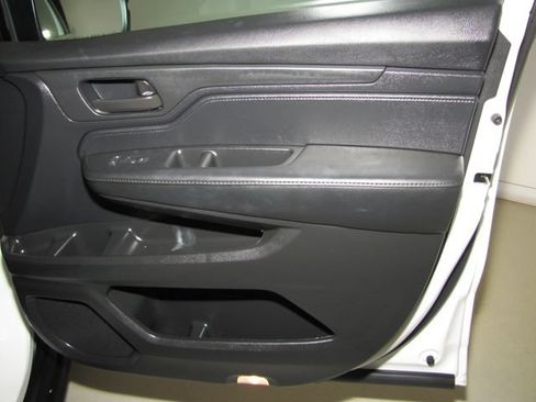 Certified 2025 Honda Odyssey EX-L image 19