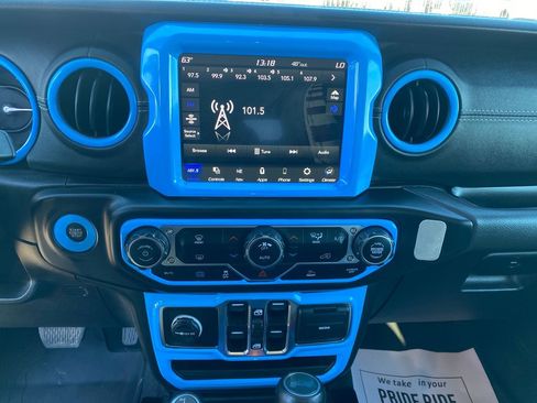 Used 2022 Jeep Wrangler Unlimited Sahara image 19