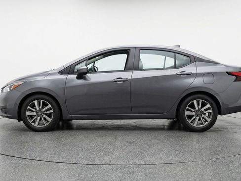 Used 2025 Nissan Versa SV image 5