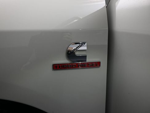 Used 2024 RAM 2500 Laramie AWD/4WD image 19