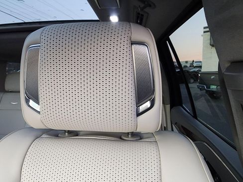 Used 2023 Cadillac Escalade Premium Luxury Platinum w/ LPO, Radiant Package AWD/4WD image 10
