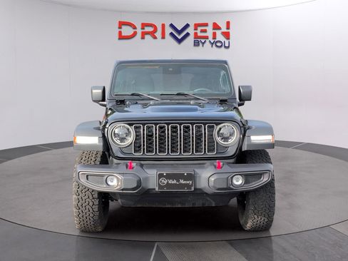 Used 2025 Jeep Wrangler Unlimited Rubicon AWD/4WD image 8