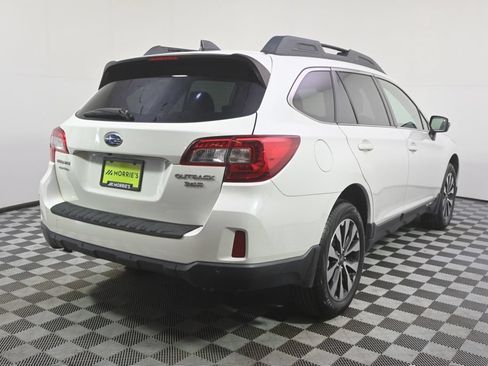 Used 2017 Subaru Outback 3.6R Limited AWD/4WD image 6