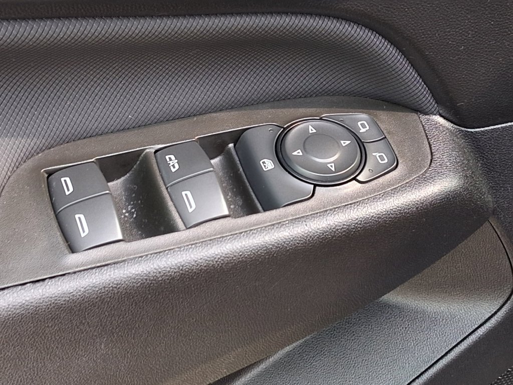 Used 2024 Chevrolet Equinox RS w/ RS Leather Package FWD image 17