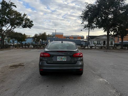 Used 2018 Ford Focus SE image 8