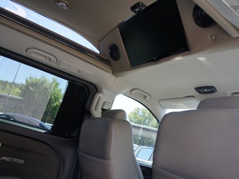 Used 2018 Mercedes-Benz Metris Passenger image 22