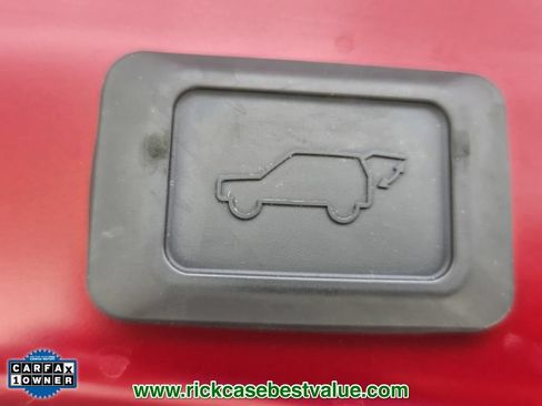 Used 2023 Toyota RAV4 XLE Premium FWD image 15